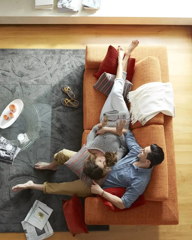 pora mėgaujasi gyvenimu namuose